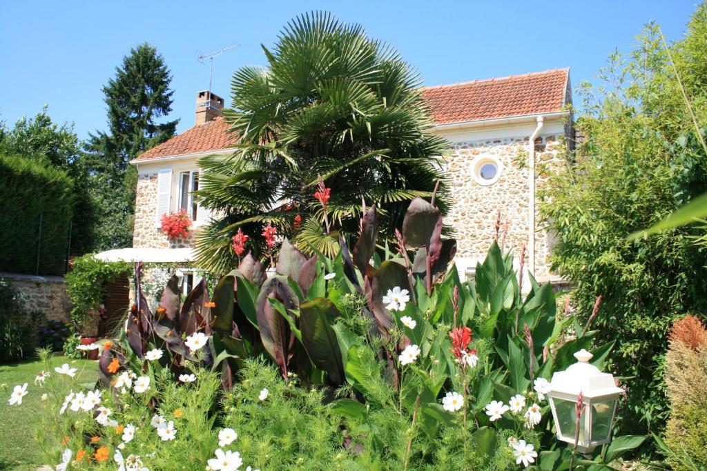 Chambres d'Hôtes Le Petit Nailly Magny-les-Hameaux Exterior foto